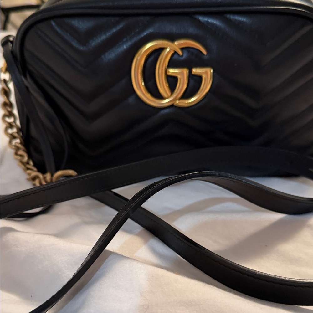 Gucci Black Quilted Leather Camera Bag with Gold GG - Picture 11 of 12